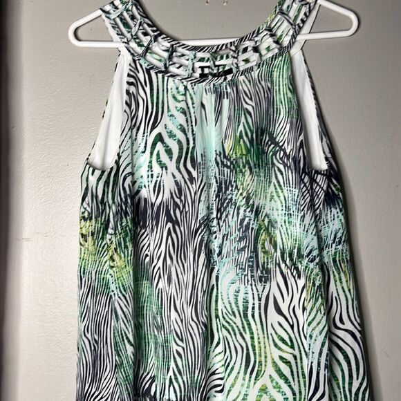 Alyx zebra print top with handkerchief hem size medium - Picture 3 of 10